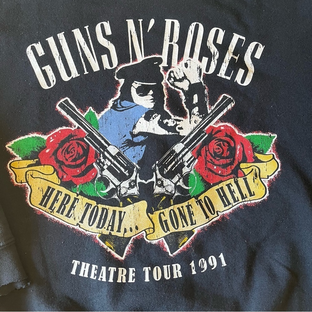 Guns N’ Roses Theatre Tour 1991 Sweatshirt M Black Pullover Crew Neck Distressed - Picture 2 of 10